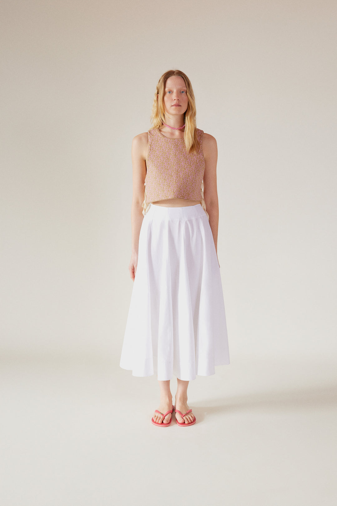 WOOWOO - Yan Yırtmaçlı Pembe Nakışlı Crop Top