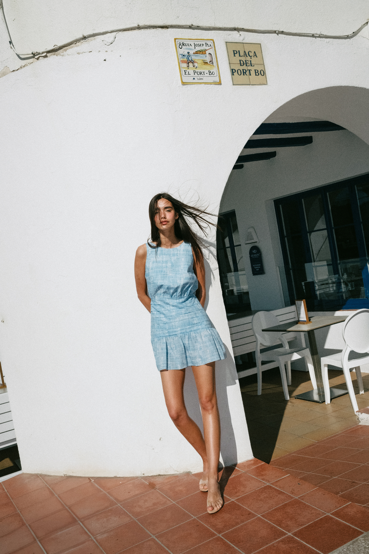 MAYA - SIRTI AÇIK MAVİ ÇAPRAZ ÇİZGİ BASKILI ELBİSE