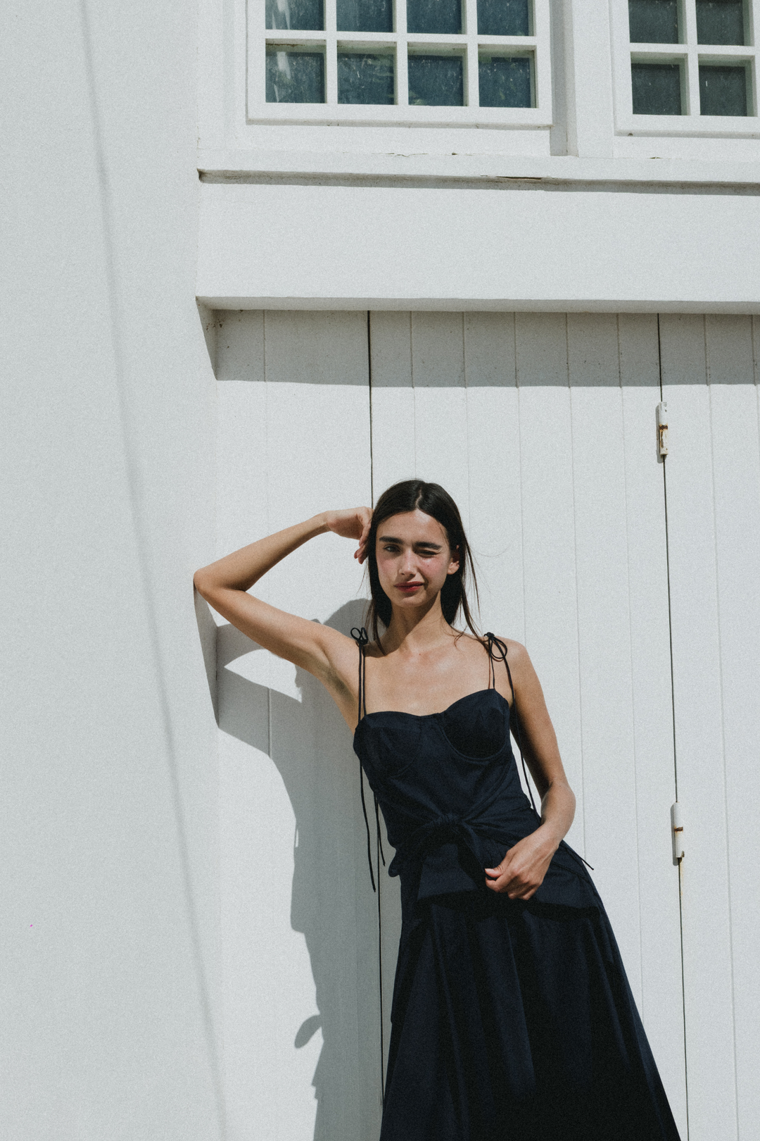 LEYA - BAĞLAMA DETAYLI ASİMETRİK UZUN LACİVERT ELBİSE