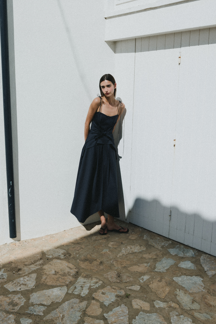 LEYA - BAĞLAMA DETAYLI ASİMETRİK UZUN LACİVERT ELBİSE