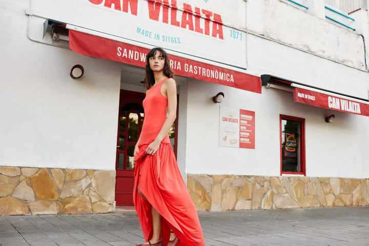 LOLA - ASYMMETRICAL BACK DETAILED DRESS - RED