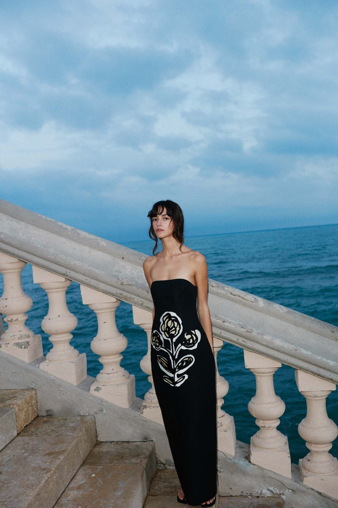 PENELOPE - STRAPLESS DRESS WITH FLOWER EMBROIDERY - BLACK PIA BRAND PENELOPE - STRAPLESS DRESS WITH FLOWER EMBROIDERY - BLACK PIA BRAND