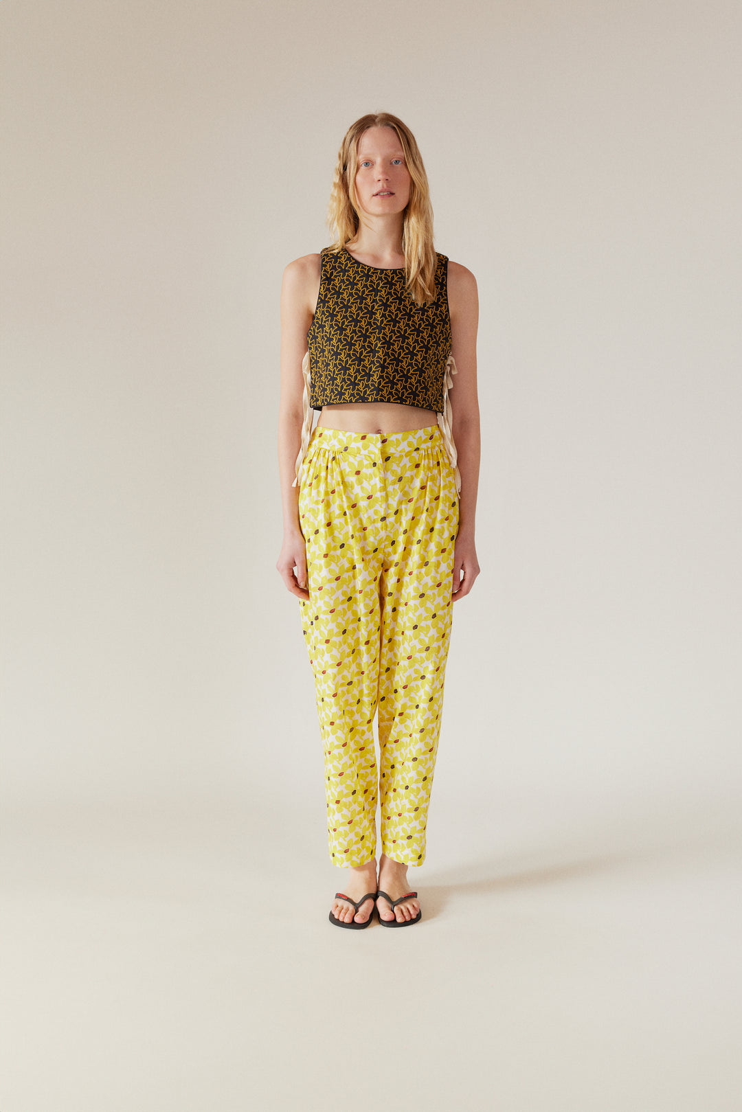 YAZ - Daisy Printed Ankle Length Pants With Side Pockets