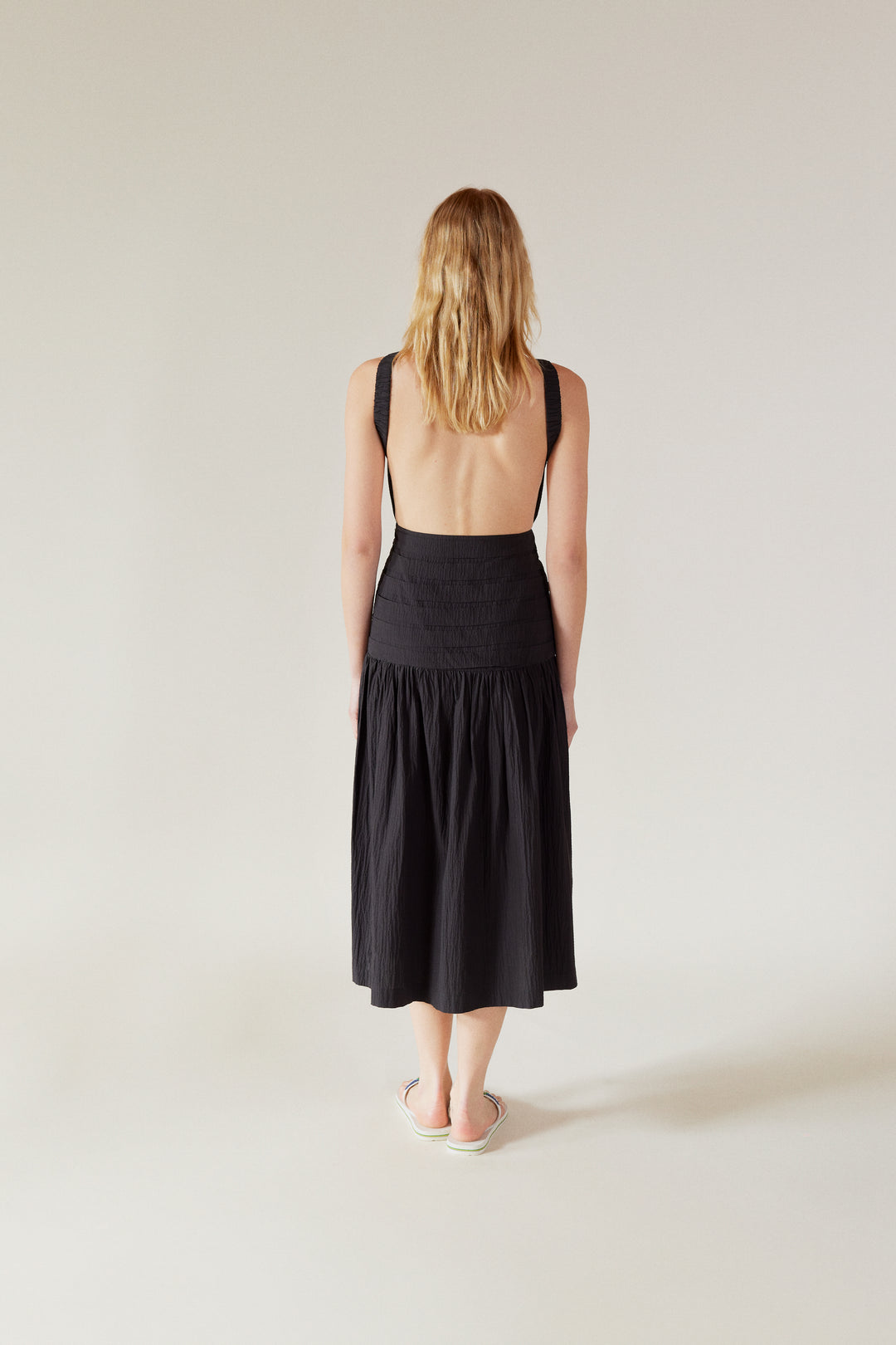 BRUNA - Open Back Midi Black Dress