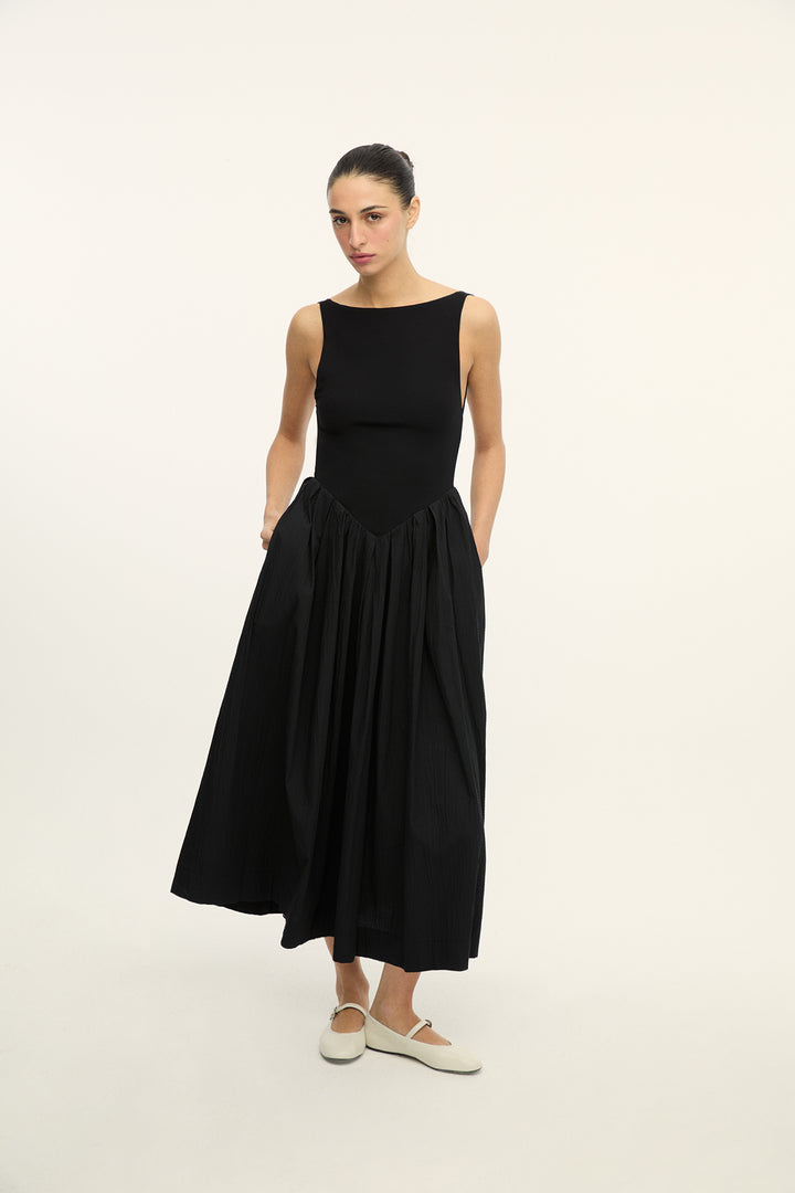 ISABEL - SLEEVELESS LONG DRESS WITH PLEATED SKIRT - BLACK